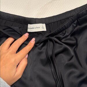 Abercrombie Satin Pull On Pants - Black| Size Small| Perfect for Holiday Party